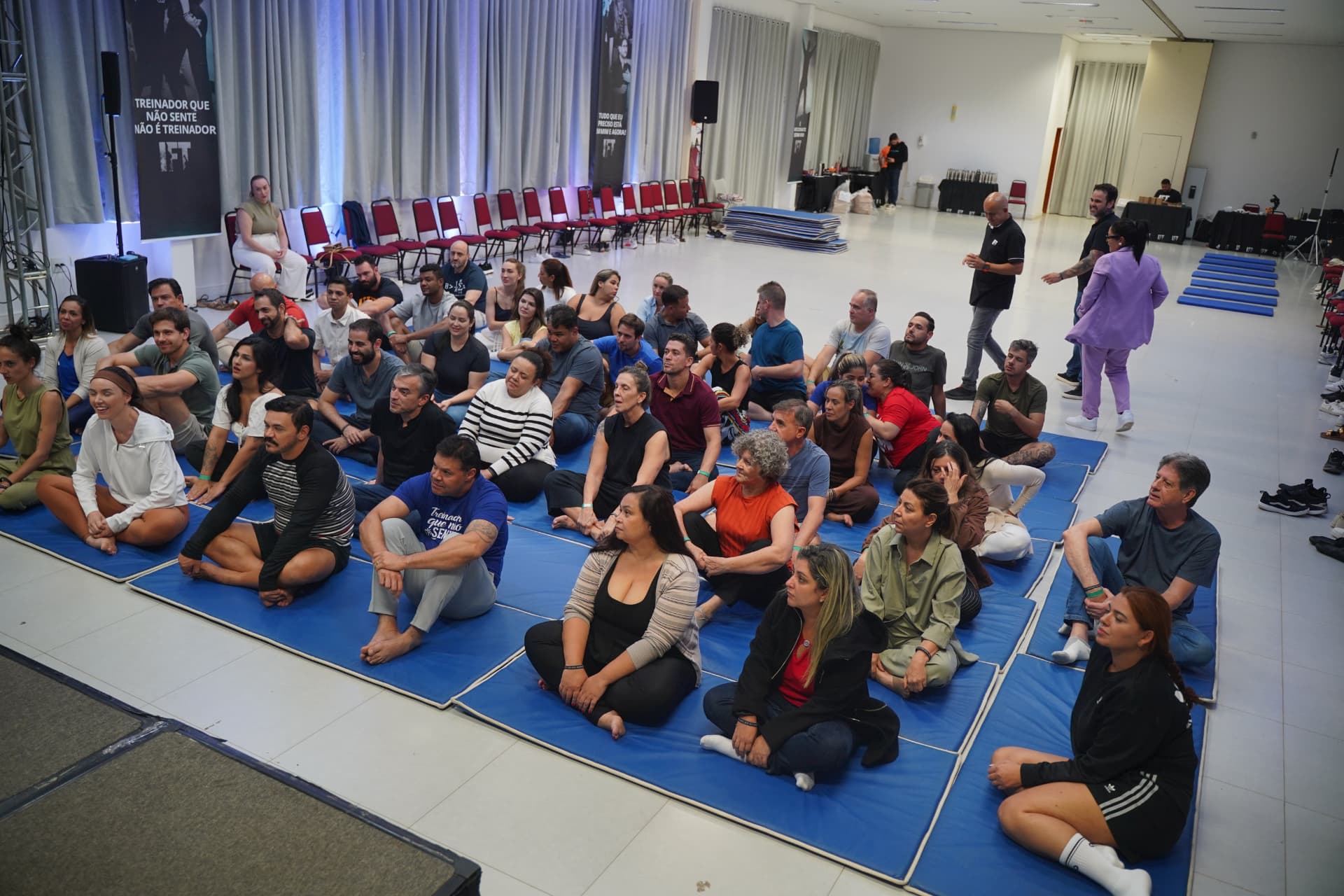 Participantes reunidos em uma atividade de desenvolvimento do IFT